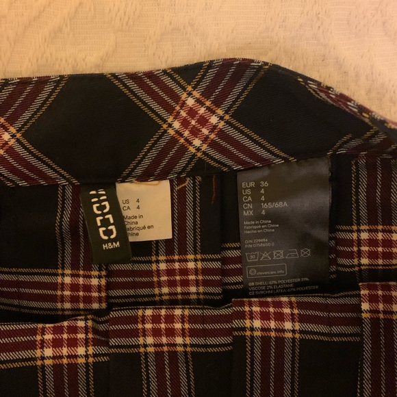 H&M High Waist Plaid Pleaded School Girl Skirt - Picture 2 of 2